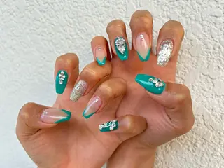 セミロング ネイル ✴︎ Delightのネイルデザイン