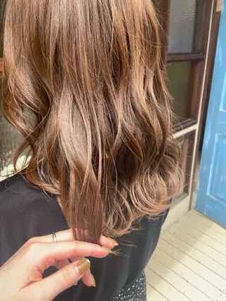 ミディアム カラー 綾/ベージュカラー /パーマ🩰のヘアスタイル