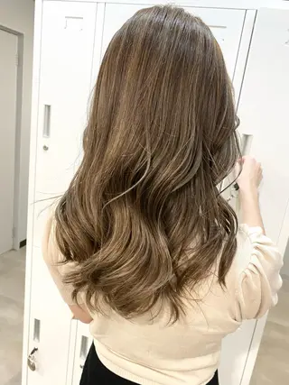 セミロング KYOKO 【Bear】のヘアスタイル