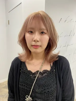 ミディアム カラー 鳴海 稜真のヘアスタイル