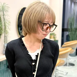 ショート 艶ブリーチカラー✨ ボブレイヤーSakiのヘアスタイル