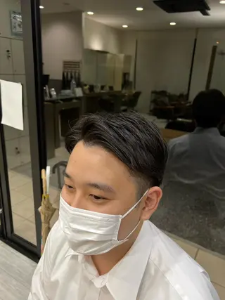 メンズ 御前  朋也 レイヤー透明感カラーのヘアスタイル