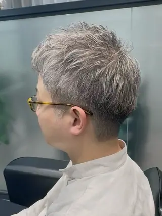 ショート カラー メンズ Soleria所属・白髪ぼかし大人メンズ 根本零のヘアスタイル