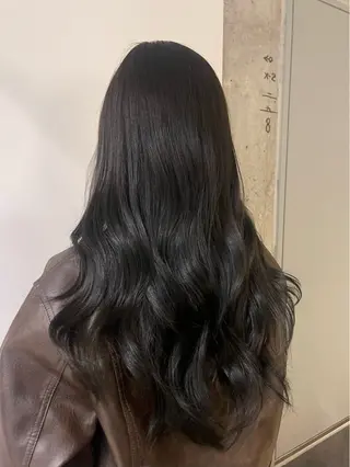 ロング カラー 🫧うる艶レイヤー /グレージュ🪐リサのヘアスタイル