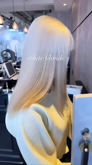 セミロング カラー 💜ハイトーン💛 マジカルかいちゃんのヘアスタイル