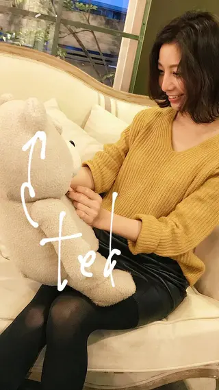 ミディアム Euphoria 【ユーフォリア】のヘアスタイル