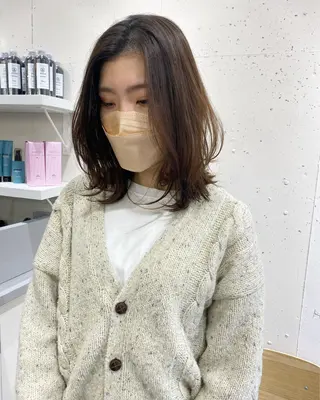 ミディアム オリーブ/アッシュ やわらか透明感カラーのヘアスタイル