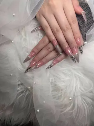 ネイル 🌈 Laule'aのネイルデザイン