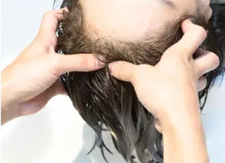 ✂︎美容師芸人👑 コモリギャルソンのヘアスタイル