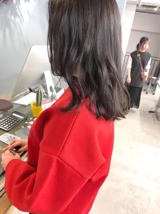 ミディアム カラー leben serikaのヘアスタイル