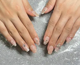 ネイル VIERU 🌈🎀💖のネイルデザイン