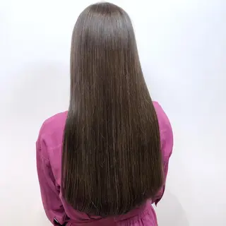 ロング TOMOKA 艶髪/透明感カラーのヘアスタイル