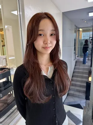 セミロング カラー ナチュラルでかわいい ヘアデザインのヘアスタイル
