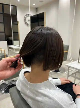 ショート newi大分/ 磯部栞里／艶感カラーのヘアスタイル