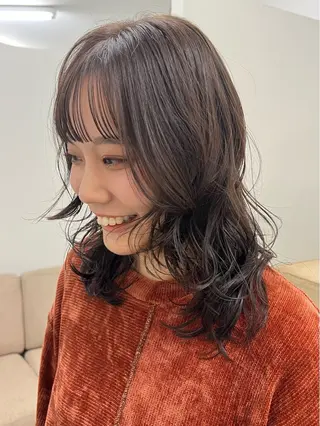 ミディアム カラー パーマ ヘアアレンジ 赤瀬川 希咲のヘアスタイル