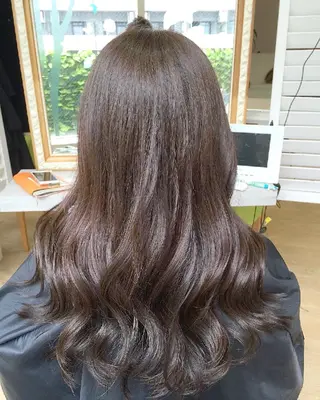 ロング 【艶髪　縮毛矯正】 松原　勇気のヘアスタイル