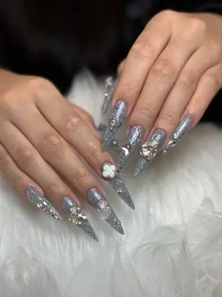 ネイル NIE MoMoのネイルデザイン