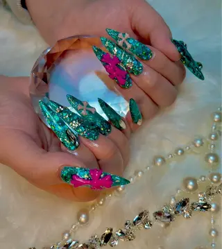 ネイル Leo Nailのネイルデザイン