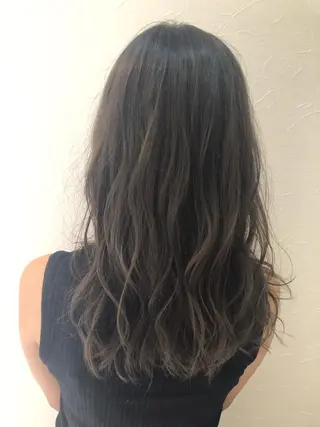 ロング カラー ヘアアレンジ IVY villa Suzu.のヘアスタイル