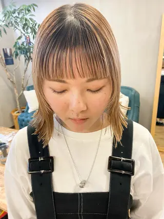 ミディアム デザインカラー/ボブ ブリーチカラー/ユリのヘアスタイル