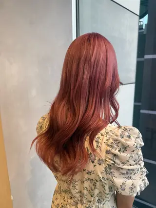 ロング ハイトーン／透明感 カラー Mioのヘアスタイル