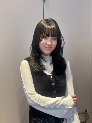 ミディアム カラー ナチュラル大人っぽい スタイル　MAORIのヘアスタイル