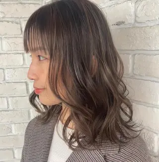 ロング あやかショート 白髪ぼかしのヘアスタイル