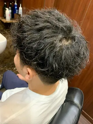 ショート パーマ 羽木 隆徒のヘアスタイル
