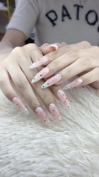 ネイル Rei _Nail 新宿のネイルデザイン
