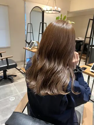 ロング カラー 松田 詩奈のヘアスタイル