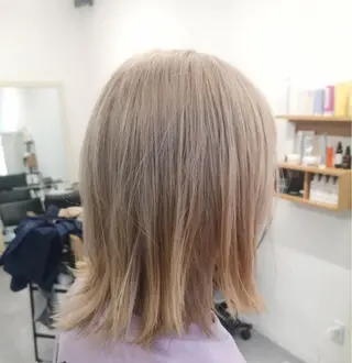 ミディアム doc. 和田のヘアスタイル