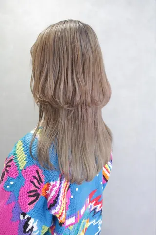 ロング カラー ヘアアレンジ lani ブリーチ /ダブルカラーのヘアスタイル