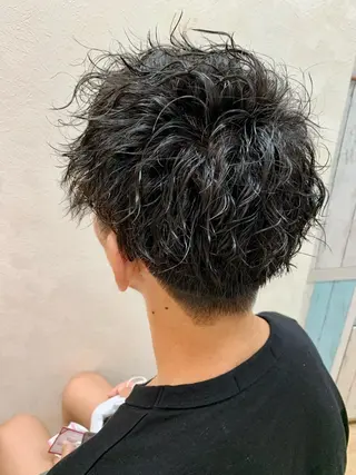 ショート パーマ メンズ 加藤 遥花のヘアスタイル