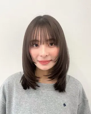 ミディアム manami/ ハッシュレイヤーのヘアスタイル