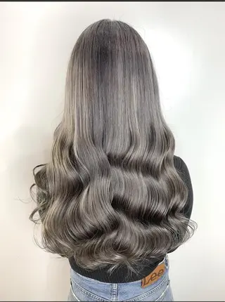 ロング 🧨ブリーチー×ボブ レイヤー💎じゅえるのヘアスタイル