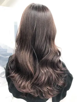 ロング カラー ハイトーン×レイヤー カットTAKUMIのヘアスタイル