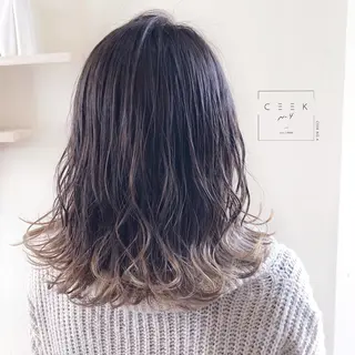 ロング カラー 中川 茜里のヘアスタイル