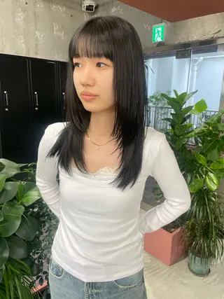 ロング MIFA レイヤー／パーマのヘアスタイル