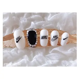 ショート ネイル 👑enen style👑のネイルデザイン