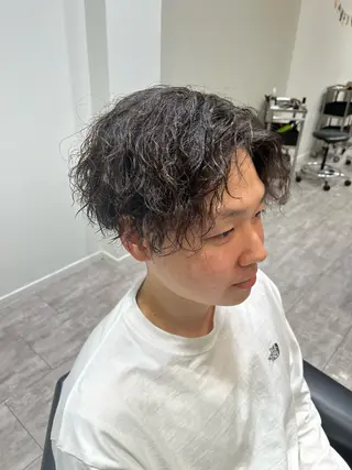 パーマ メンズ 亀井 慎太郎のヘアスタイル
