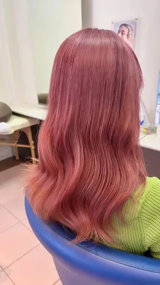 ロング 小澤 志穂のヘアスタイル