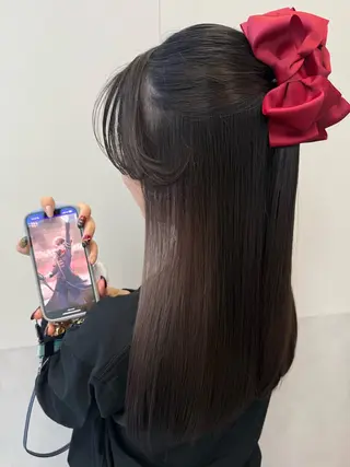 ミディアム カラー インナーカラー 推し ブリーチ 髪質改善のヘアスタイル