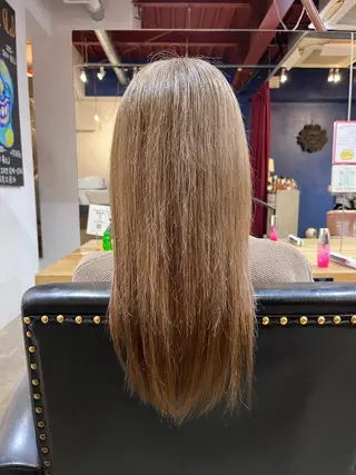 ロング カラー トイ ハルトのヘアスタイル