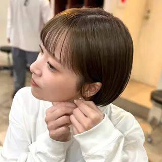 ショート カラー 顔まわり🥨レイヤー /透明感/水口舞奈のヘアスタイル