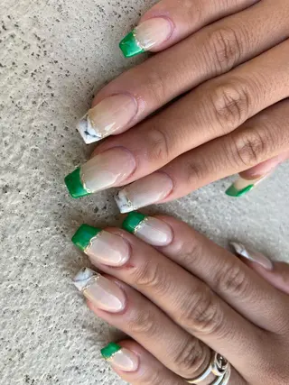 ミディアム ネイル ✴︎ Delightのネイルデザイン