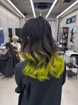 カラー Asami／名古屋／ ハイトーン／デザインのヘアスタイル