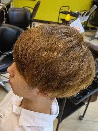 ショート カラー メンズ 特殊パーマ 片山恭兵のヘアスタイル