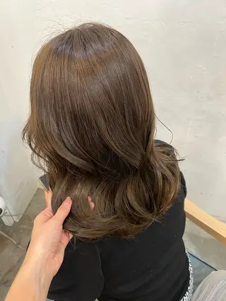 セミロング カラー ヘアアレンジ hazuki🐈⬛ 透明感カラーのヘアスタイル