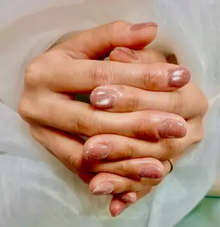 ショート イレジスティブル ネイルズのネイルデザイン