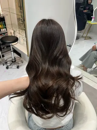 ロング カラー 𝑹𝒊𝒉𝒐🎀 名駅/大人韓国ヘアのヘアスタイル